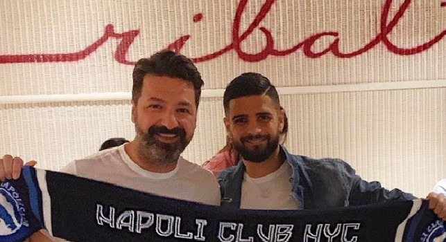 Insigne in vacanza negli USA, l'attaccante azzurro in visita al club Napoli di New York [FOTO]