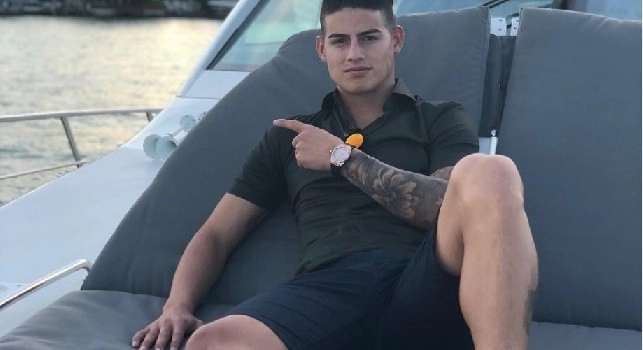James preso di mira in Colombia: Festeggia il compleanno mentre si svolgono i funerali del nonno di sua figlia!