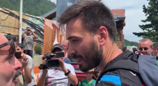 Dimaro 2019, Davide Ancelotti saluta tutti i tifosi fuori al Rosatti: grande disponibilità e non solo [FOTO&VIDEO CN24]