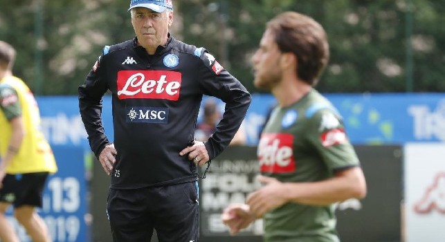 Dimaro, giorno 2: sguardo concentrato di Ancelotti, dispositivo in campo e lo scatto di Callejon [FOTOGALLERY CN24]
