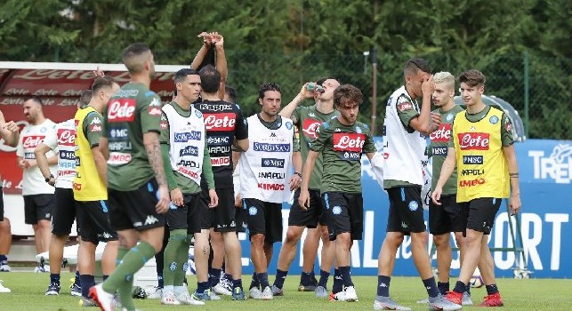 Dimaro, giorno 2: lavoro sulla sabbia, Callejon si riposa e differenziato per Inglese [FOTOGALLERY CN24]