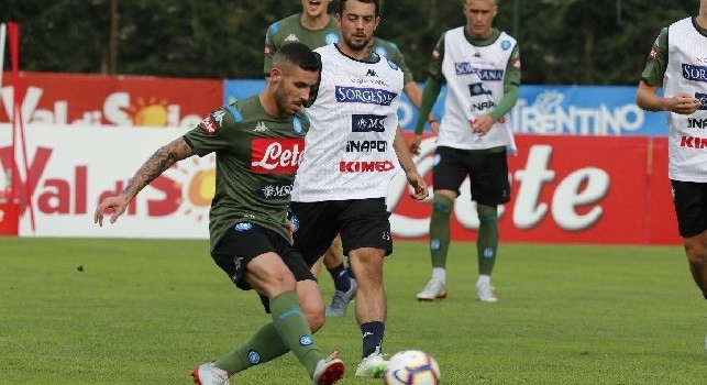 RILEGGI DIRETTA - Dimaro Giorno 3, allenamento pomeridiano: <i>Calma, calma...</i> ma Rog fallisce un clamoroso gol. Ancelotti si carica sulle spalle una porta, ovazione dagli spalti. Si prova il 4-2-3-1!