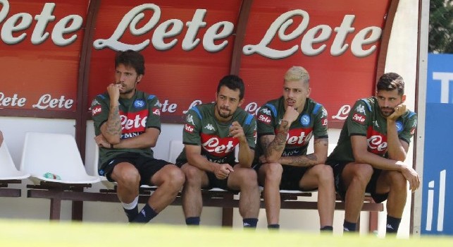 Verdi, Younes, Gaetano e Luperto in panchina. Foto Ciro De Luca