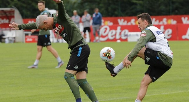 Insigne incita i tifosi: Mario, Mario, coro dedicato al compagno Mario Rui!
