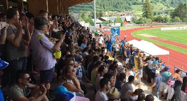 Dimaro, dagli spalti di Carciato parte il coro contro Sarri: Quaquaraqu&agrave;! [VIDEO CN24]