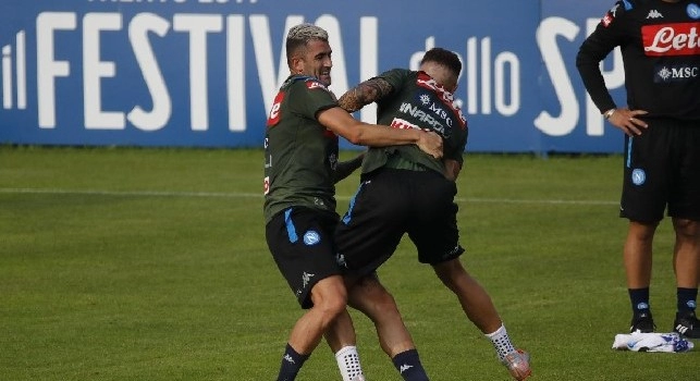 Lotta greco romana tra Tutino, Di Lorenzo e Hysaj: Milik sorride! [FOTO CN24]