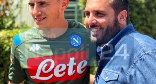 Visite mediche terminate per Elmas: primo scatto con la maglia del Napoli [FOTO CN24]