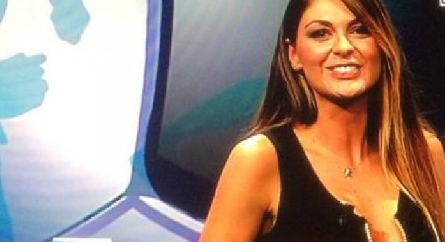 De Rienzo attacca De Maggio: Come mai il giornalista meno amato dai tifosi è il direttore della radio ufficiale del Napoli?