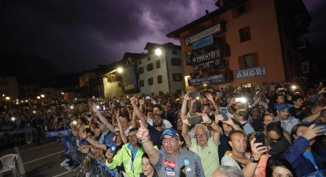 Ritiro di Dimaro concluso, la SSC Napoli pubblica il reportage: ascolta le parole emozionanti dei tifosi presenti in Trentino [VIDEO]