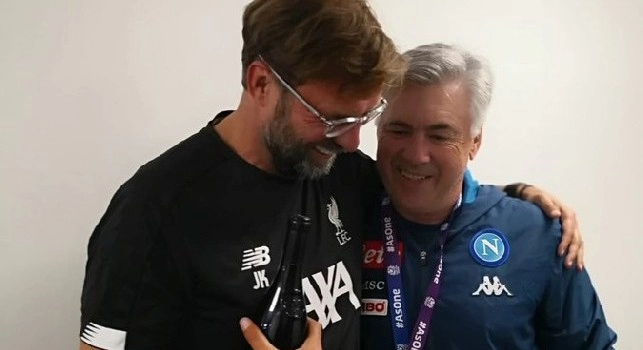 Ancelotti incontra Klopp prima del match: i complimenti del mister per la vittoria della Champions
