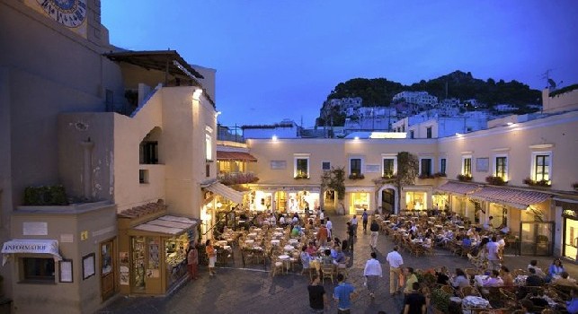 Ancelotti, Insigne e Meret a cena a Capri nello stesso ristorante: <i>staffetta</i> con Aguero [ESCLUSIVA]