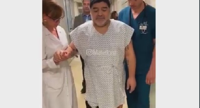 Maradona, iniziata la riabilitazione dopo l'operazione: Come quando avevo 15 anni [FOTO]
