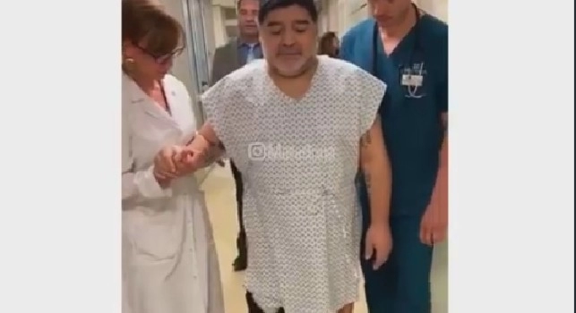 Maradona, iniziata la riabilitazione dopo l'operazione: Come quando avevo 15 anni [FOTO]