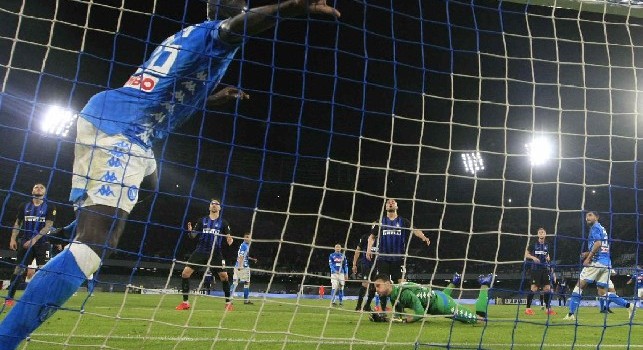 Koulibaly, CdM svela: respinti gli assalti di Manchester United e PSG! Clausola da 150 milioni, il Napoli vuole trattenerlo