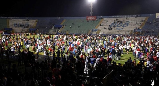 Honduras, scontri prima del derby Olimpia-Motagua: tre morti, feriti anche alcuni calciatori [FOTO & VIDEO]