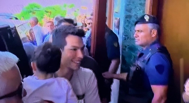 Lozano, SKY: Si è allenato all'hotel Vesuvio, stasera incontra Ancelotti! Domani salto a Castel Volturno, poi la partenza per l'Olanda: il motivo