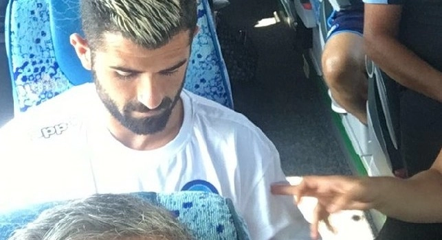 Napoli in partenza verso Firenze, arriva lo scatto del magazziniere Starace: Inizia un nuovo anno [FOTO]