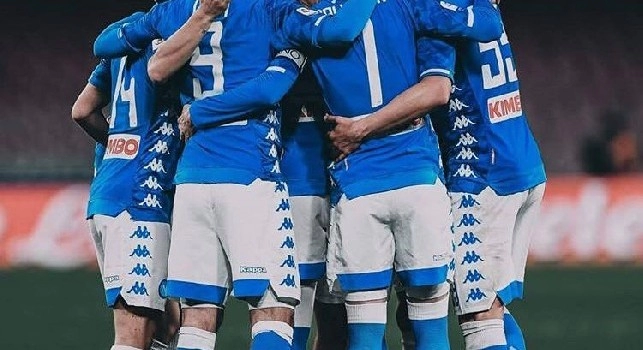 Il messaggio di Milik ai compagni: Con il cuore sarò con voi in campo. Forza ragazzi! [FOTO]