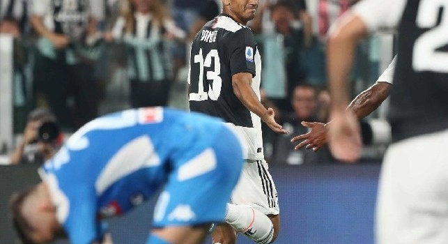 UFFICIALE - Danilo salta il Napoli, lesione di basso grado alla coscia destra: il comunicato della Juve