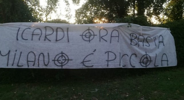 Icardi, ora basta: striscione choc e minacce sotto casa dell'attaccante dell'Inter! [FOTO]