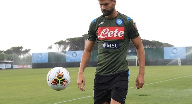 Llorente-Napoli, CdM: è già in buone condizioni, ha dato filo da torcere perfino a Koulibaly in allenamento