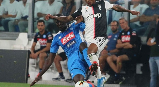 Juventus, Douglas Costa rischia un mese di stop