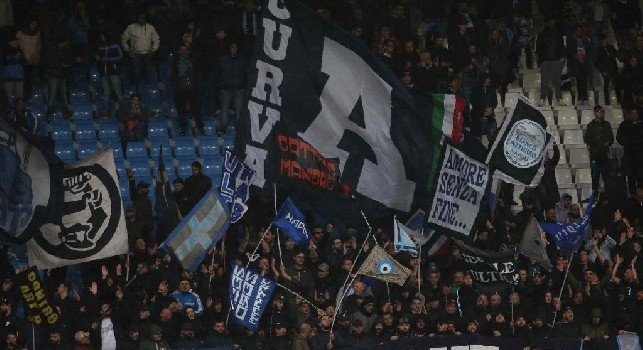 Tifosi del Napoli all'Olimpico: Già lo so che l'anno prossimo gioco di sabato!. E parte la protesta contro ADL: Laziale bast**** sei tu [VIDEO]