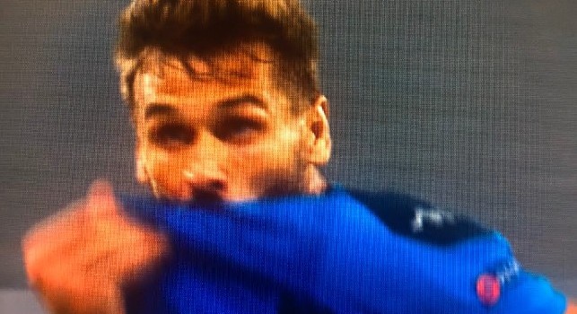 Napoli-Liverpool, Llorente chiude la partita con il suo primo gol in azzurro e bacia la maglia! [VIDEO]
