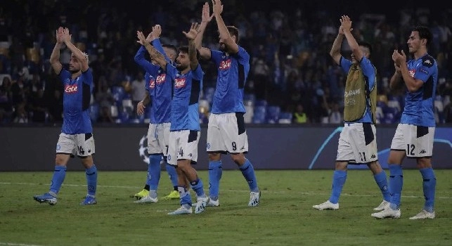 IL GIORNO DOPO Napoli-Liverpool...tremano i nuovi arredi del San Paolo, Callejon deve rinnovare. E' la vittoria di Ancelotti
