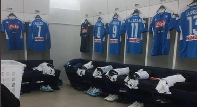 Lecce-Napoli, la squadra di Ancelotti giocherà con la divisa classica azzurra [FOTO]