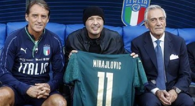 Nazionale, Mancini invita Mihajlovic all'allenamento: scatta uno speciale regalo [FOTO]