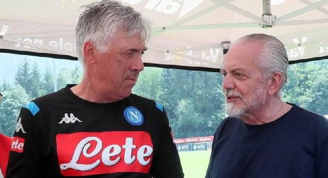 Telefonata ieri tra De Laurentiis e Ancelotti, CorSport: il patron ancora amareggiato e non ha intenzione di indietreggiare con la squadra, il retroscena