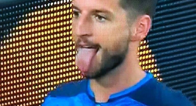 Esultanza Mertens, è un'imitazione esilarante [FOTO & VIDEO]