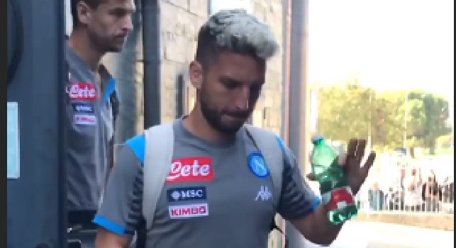 Napoli in partenza per lo Stadio Mazza: c'è attesa per le scelte di Ancelotti [VIDEO]