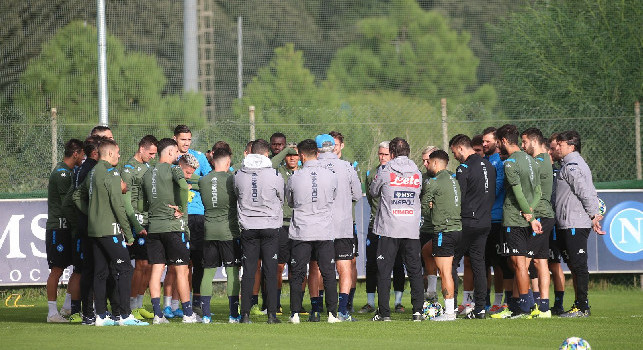 Gazzetta avverte i calciatori del Napoli: il prossimo allenatore sarebbe con certezza un sergente di ferro