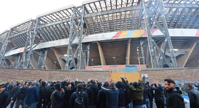 Ammutinamento in casa Napoli, tifoseria spaccata: E' colpa della società!, Insigne non doveva permetterlo