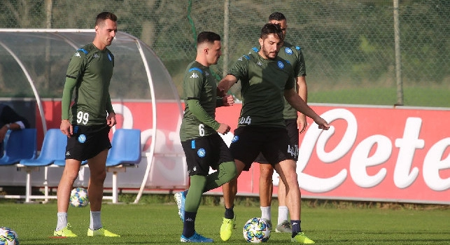 Repubblica, Tina: Oggi esercizi collettivi per il Napoli: Fabian sta facendo lavoro specifico, per Manolas difficile dire se sar&agrave; disponibile per la ripresa