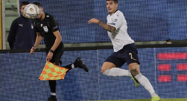 Gol Di Lorenzo, gli azzurri in panchina scherzano: Non sai nemmeno tu come hai fatto