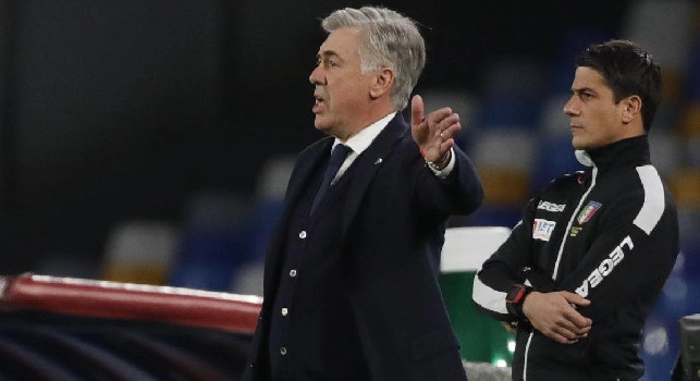 #Ancelottiout diventa subito trend su Twitter! I tifosi chiedono l'esonero del tecnico dopo Napoli-Bologna 1-2