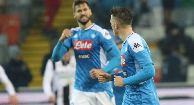 Tuttosport - Il Napoli evita di andare in tilt: anonimo nel primo tempo, effervescente e propositivo nel secondo