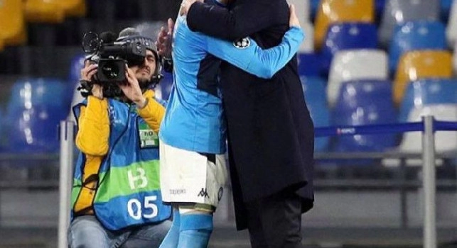 A testa alta!: Ancelotti esonerato dal Napoli, arriva il messaggio della figlia [FOTO]