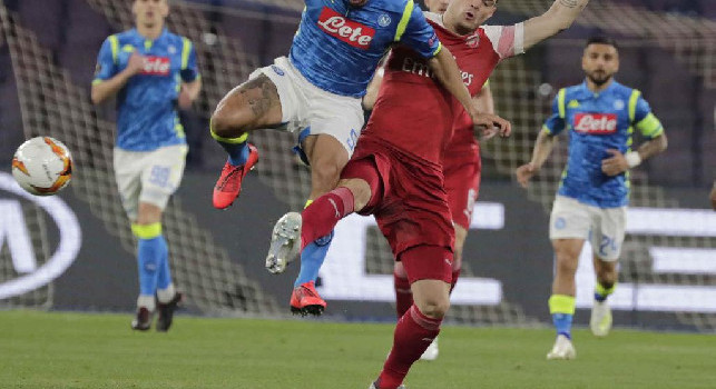 Affare Kolasinac, CorSport: all'Arsenal sembra di troppo, il Napoli viene ritenuto osservatore non distratto