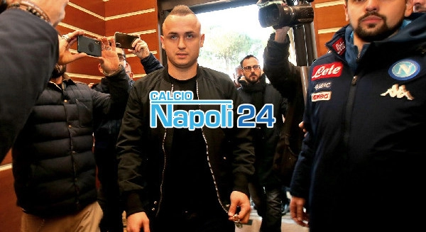 Lobotka sorridente lascia Villa Stuart: terminate le visite mediche col Napoli [FOTOGALLERY E VIDEO CN24]
