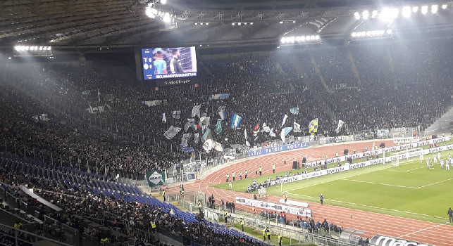 Soliti cori beceri all'Olimpico: Odio Napoli! prima e nel corso di Lazio-Napoli