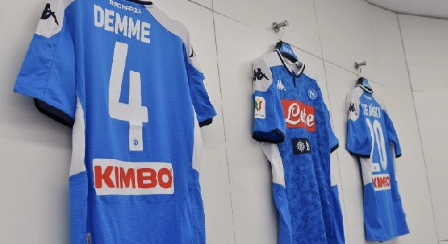 Demme alla prima col Napoli, ecco la sua maglia negli spogliatoi [FOTO]