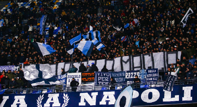 Gli Ultras '72 chiamano a raccolta i tifosi azzurri all'hotel del Napoli: Ripudiati, ma sempre innamorati
