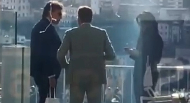 Politano-Napoli, Giuntoli lascia l'Hotel dopo l'incontro con gli agenti: filtra ottimismo! Nessuna dichiarazione del ds azzurro [VIDEO]