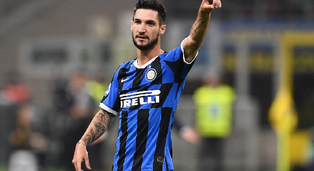 Il Napoli stende la Juventus, Politano mette <i>like</i> a tutti i post del club azzurro su Instagram
