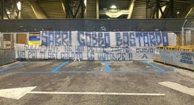 striscione curva A contro sarri napoli juve