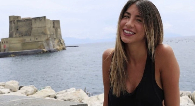 Il saluto di lady Tonelli ai napoletani: Ci mancherete tantissimo, vi porteremo nel cuore [FOTO]